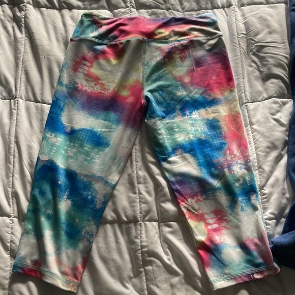 Bright fun colorful leggings in good condition!!! Hardly worn!๐๐ - Picture 4 of 4